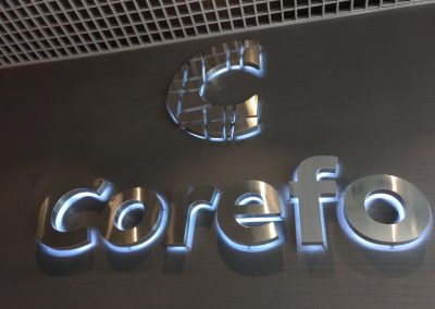 letrero en acero corefo